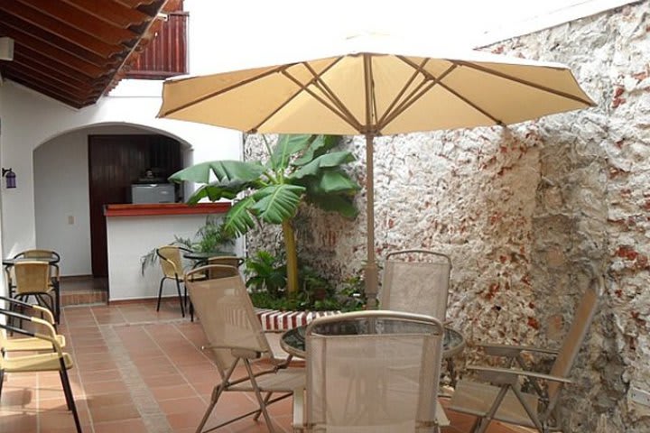 Hotel Casa Abril B&B ofrece una terraza