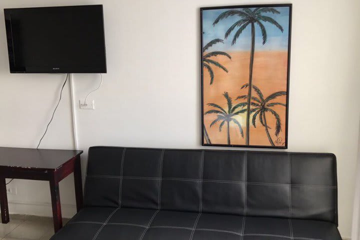 Sitting area with a flat-screen TV