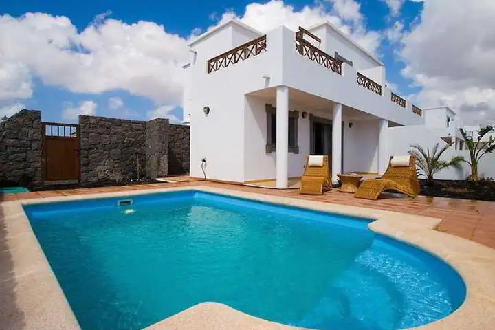 PriceTravel - Viaja fácil, sin pretextos