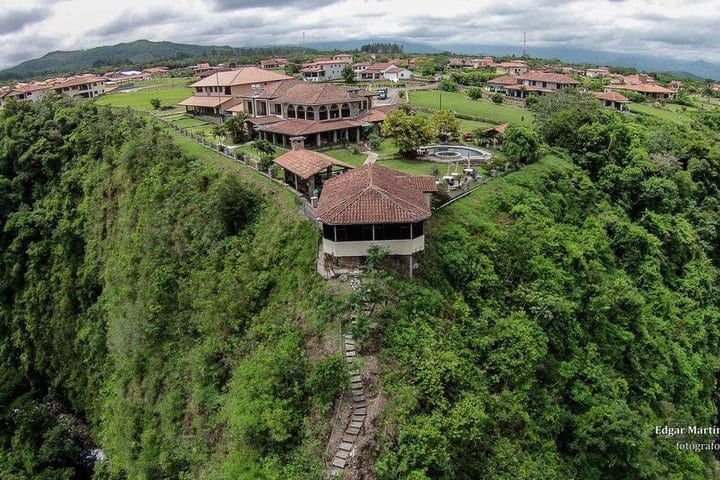 Hotel sobre el cañón