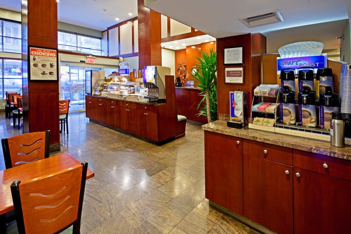 Disfruta del desayuno en el Holiday Inn Express Fifth Avenue, hotel en Nueva York