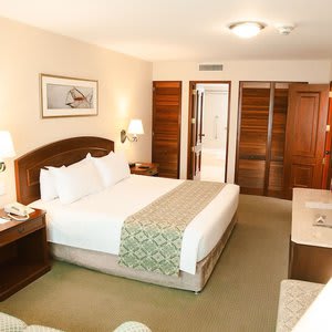 Los Tallanes Hotel & Suites