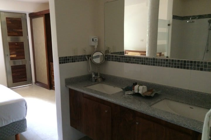 Guest bathroom