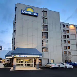 Days Inn by Wyndham Niagara Falls Near The Falls