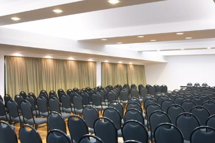 El hotel Beach Class Resort - Muro Alto ofrece salones de eventos para 800 personas