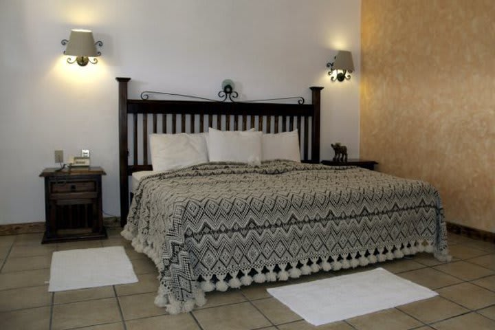 Guest room at Rincon de los Arcos