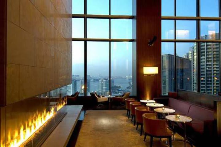 El hotel Conrad Tokyo tiene restaurantes con vistas al centro de la ciudad