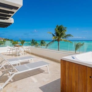 Punta Palmera Beach Front With Private Cold Jacuzzi