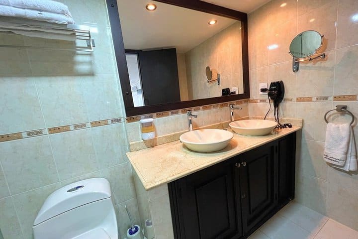 Baño de una habitación Suite