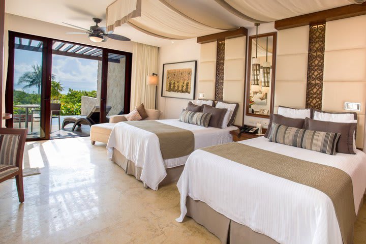 Junior suite doble con vista al mar