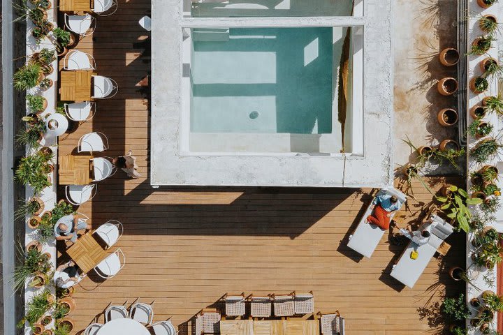 Vista de la piscina al aire libre