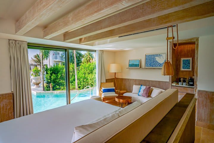 Img - Suite The Island swim-out