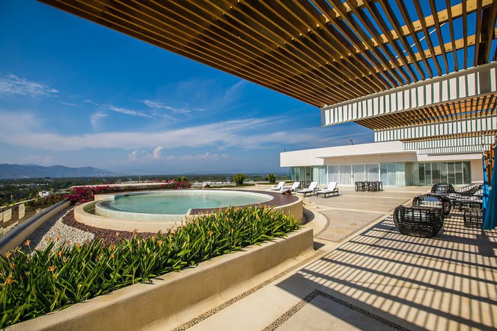 Some suites have a terrace with Jacuzzi