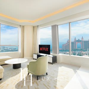 LUX Iconic Views at Palm Tower Suite 3