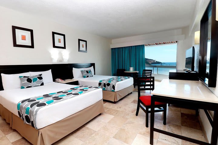 Standard guest room with ocean view