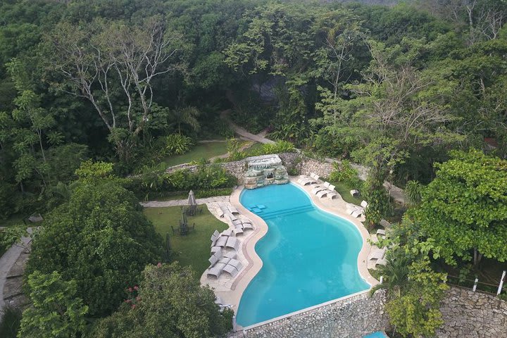 Vista panorámica de la piscina