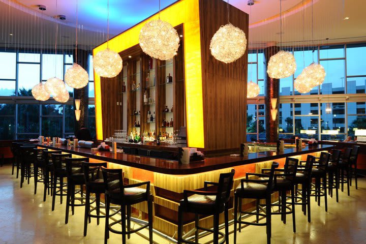 Rocks es un bar del hotel The Peabody en Orlando