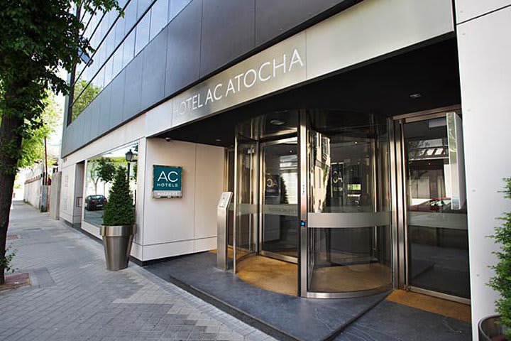 Entrada del AC Hotel by Marriott Atocha