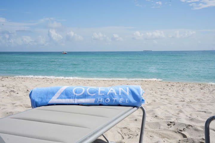 A sun loungers to enjoy the beach