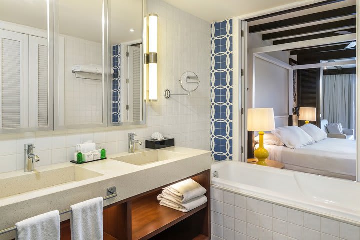 Guest bathroom in the junior suite