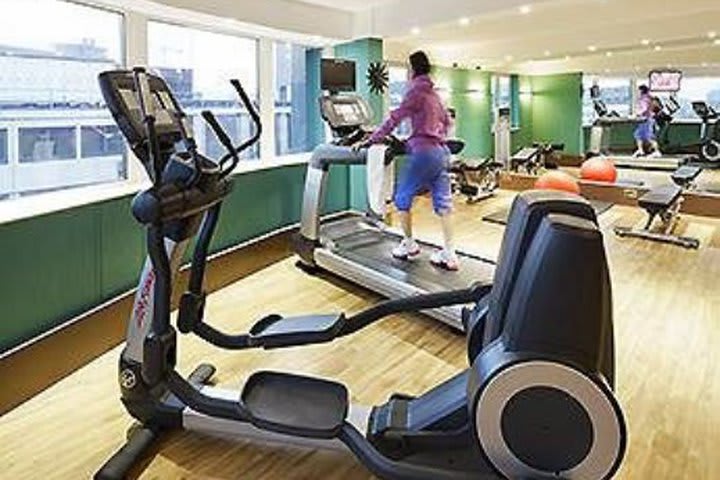 Gimnasio en el Novotel London City South de Londres