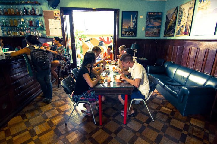 Salón de desayunos del hostal CabanaCopa cerca del cerro Pan de Azúcar