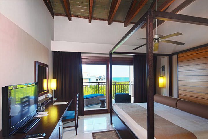 The property comprises 122 junior suites and suites