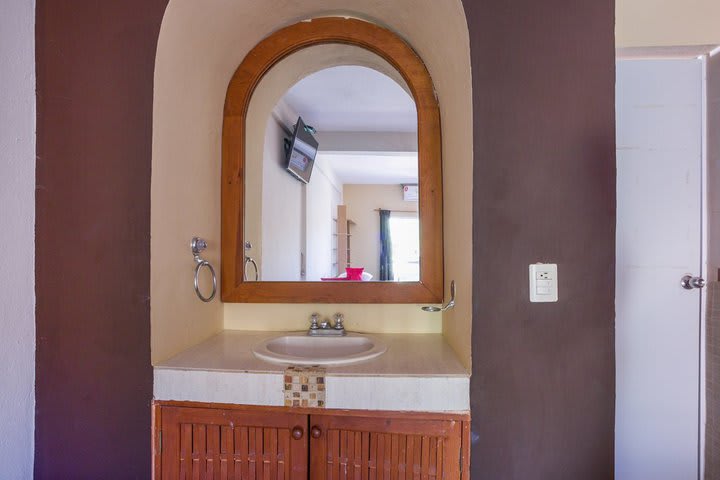 Detalle de un baño de una habitación superior