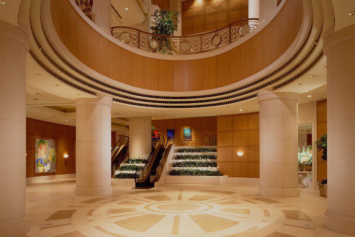 Lobby at Hotel Nikko in the bay of Tokyo