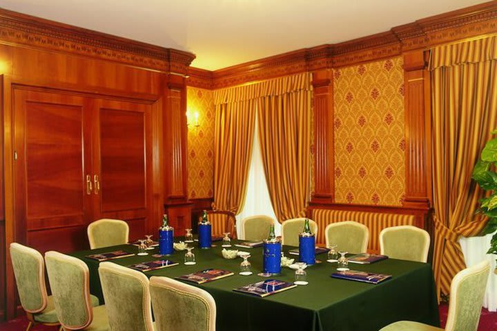 Salón 16th Room del hotel Ambasciatori en el centro de Roma