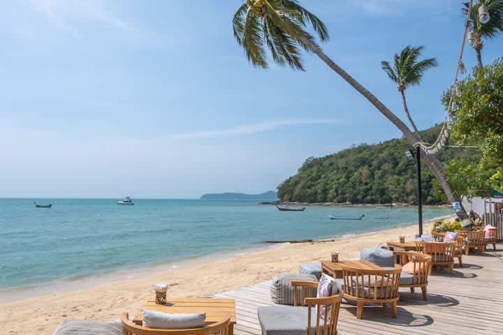 PriceTravel - Travel easy, without excuses
