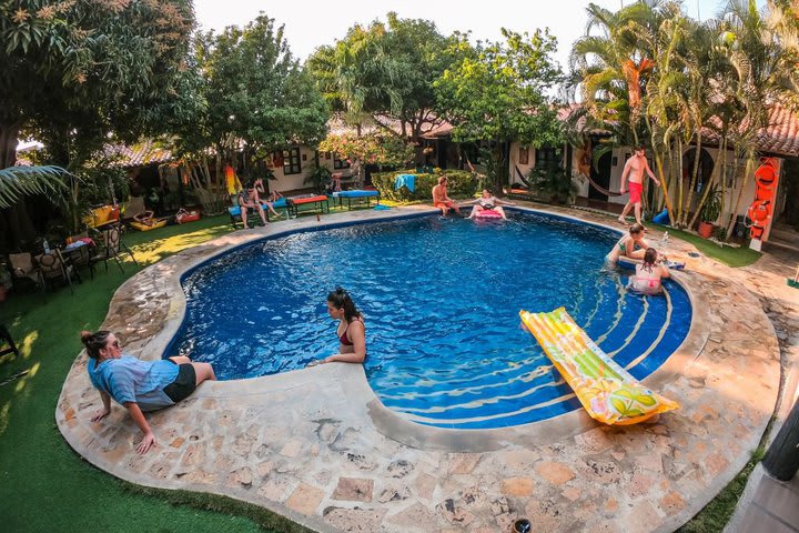 Disfrutando la piscina