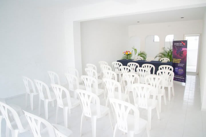 Las instalaciones incluyen salones de eventos