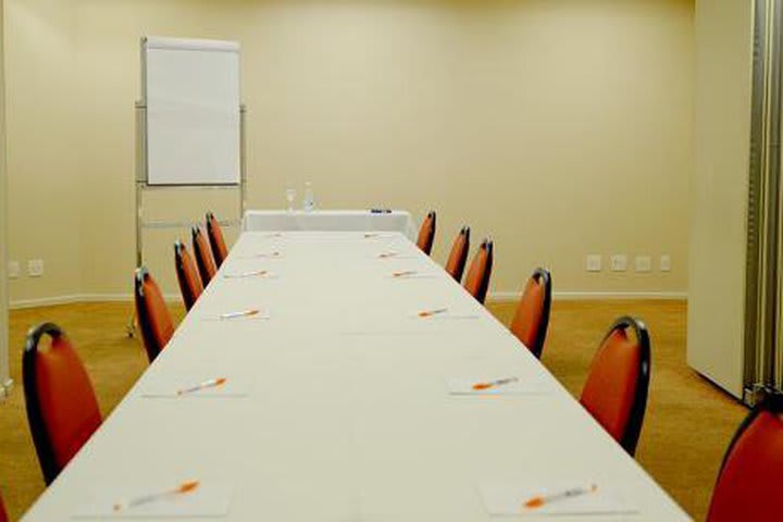 Meeting room at the InterCity Premium Ibirapuera hotel