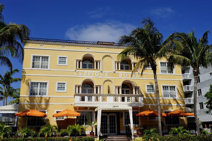 El hotel Claridge se encuentra cerca de las playas de Miami Beach