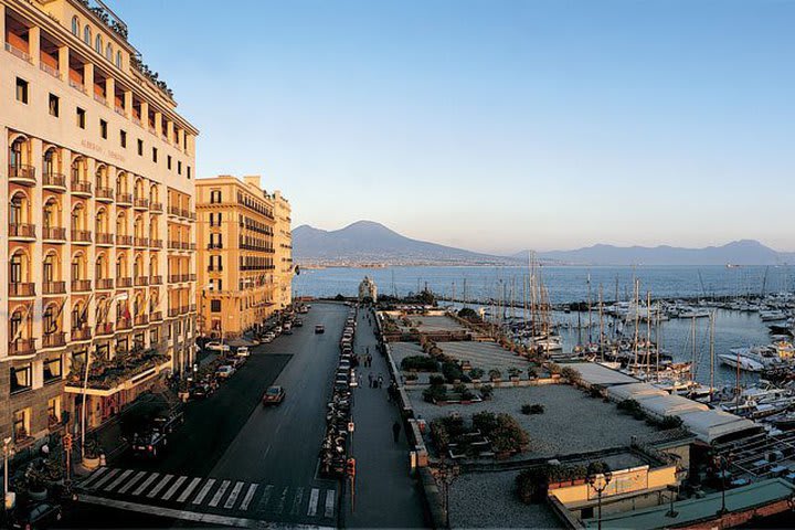 grand hotel vesuvio via nastro verde