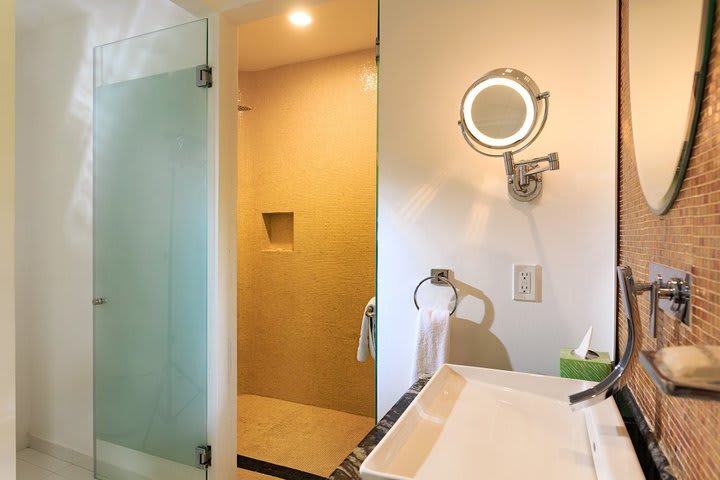 Shower in a junior suite