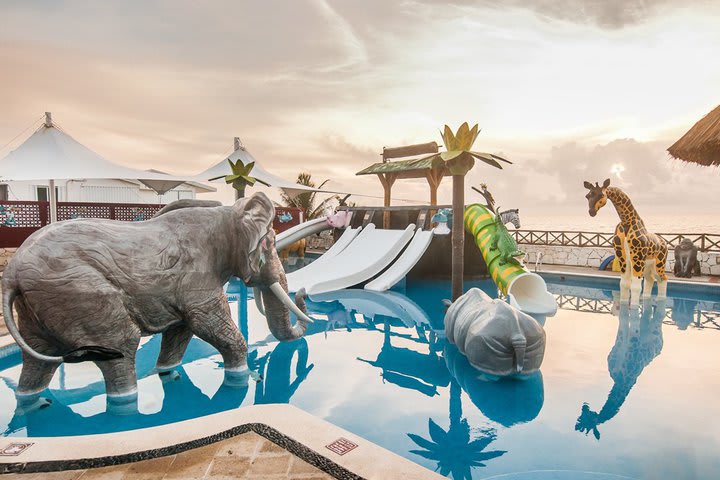 Children's pool with rides