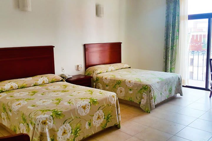 Standard Room, 2 Double Beds