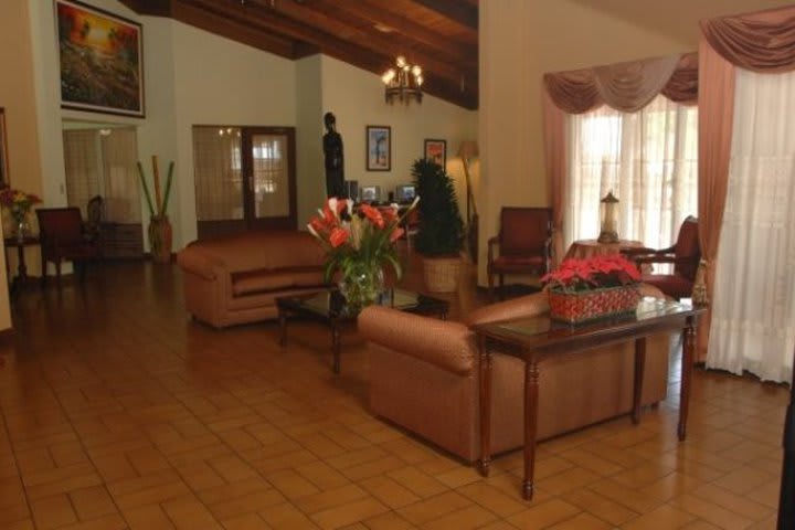 Lobby del Hotel Villa Tournon en San José