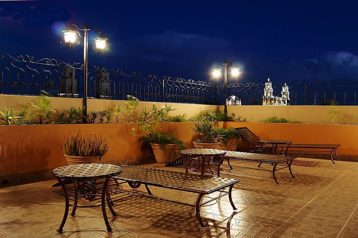 Áreas de descanso en la terraza