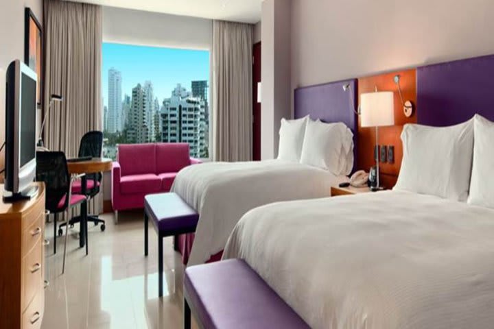 Disfruta el moderno diseño de las habitaciones del hotel Hilton en tu viaje a Cartagena