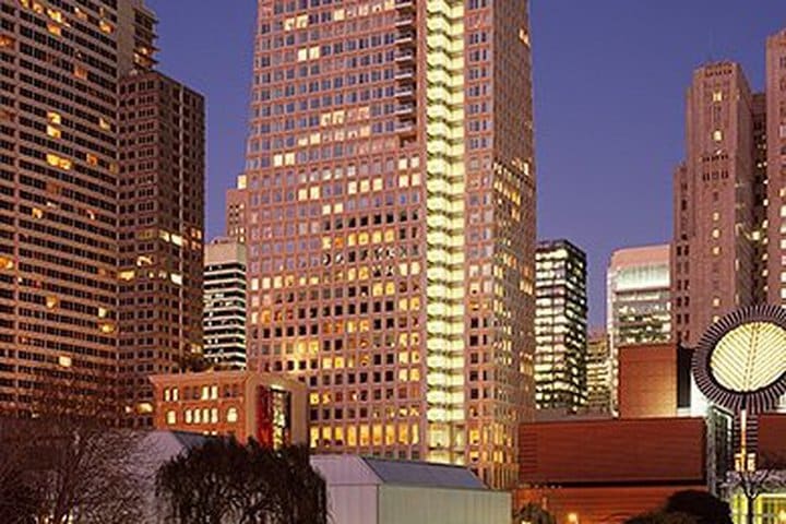 Exterior view of The St Regis San Francisco at dusk