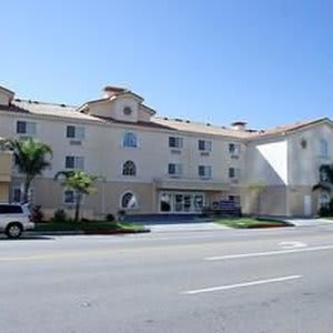 Best Western Plus Media Center Inn & Suites