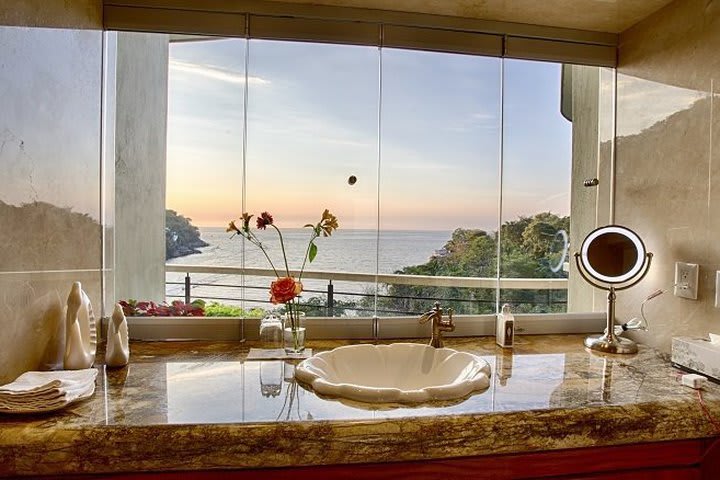 Guest bathroom in a panoramic suite