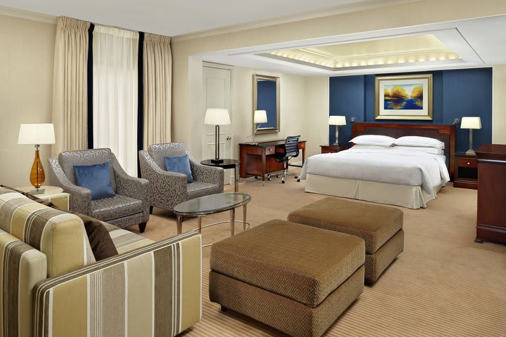 Junior suite en el Sheraton Skyline Heathrow, hotel de negocios en Hayes cerca del aeropuerto