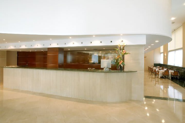 Recepción del hotel HCC Open en Barcelona