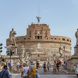 Castel Sant Angelo Luxury Rooms & Tour