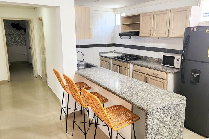 Cocina equipada de una Apartamento con balcón 301BR