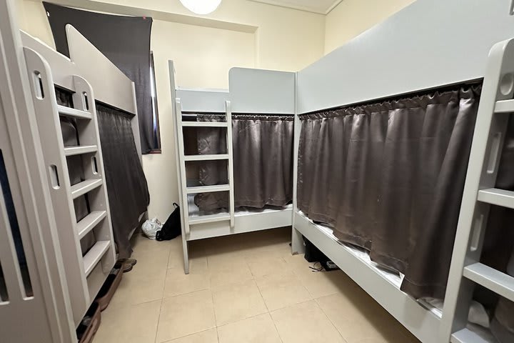 Dormitorio compartido Royal, solo para hombres, baño compartido